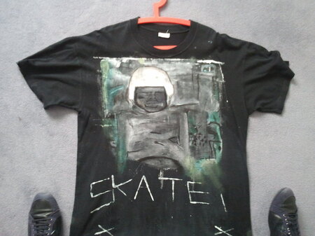 tee_shirt paintig 'SKATE'